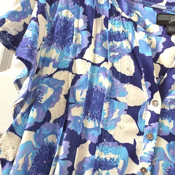 J.T.B., NWOT, Large, Women's Floral Sequined Top - Picture 5 of 8